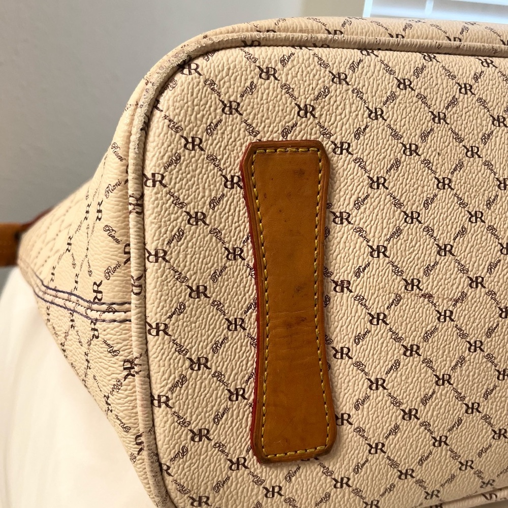 Rioni Tan and Brown Monogram Large Tote - Picture 5 of 9